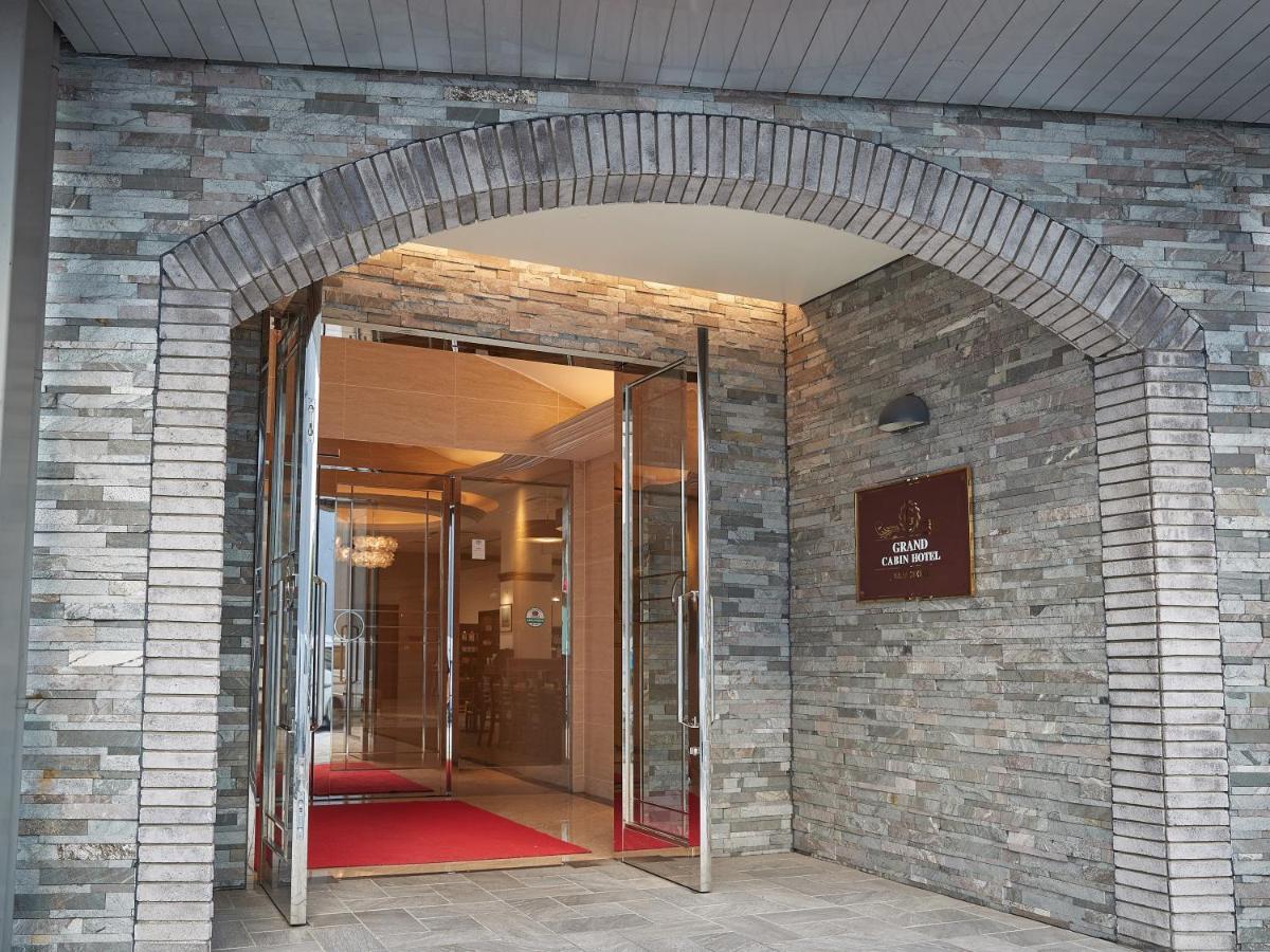 Grand Cabin Hotel Naha Oroku Buitenkant foto