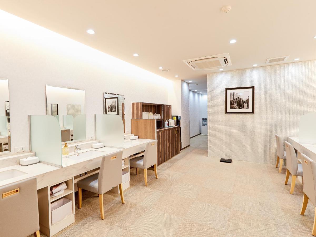 Grand Cabin Hotel Naha Oroku Buitenkant foto