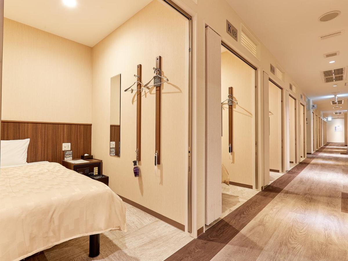 Grand Cabin Hotel Naha Oroku Buitenkant foto