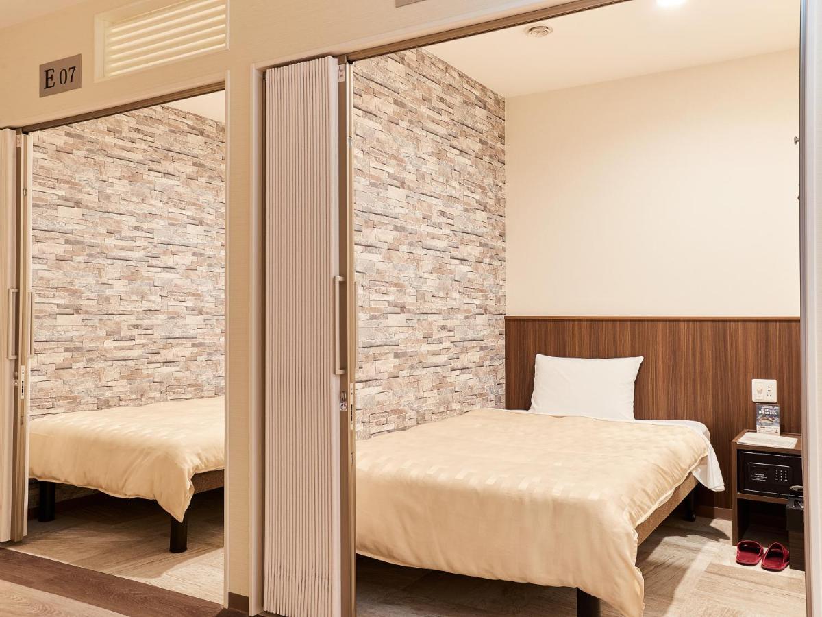 Grand Cabin Hotel Naha Oroku Buitenkant foto