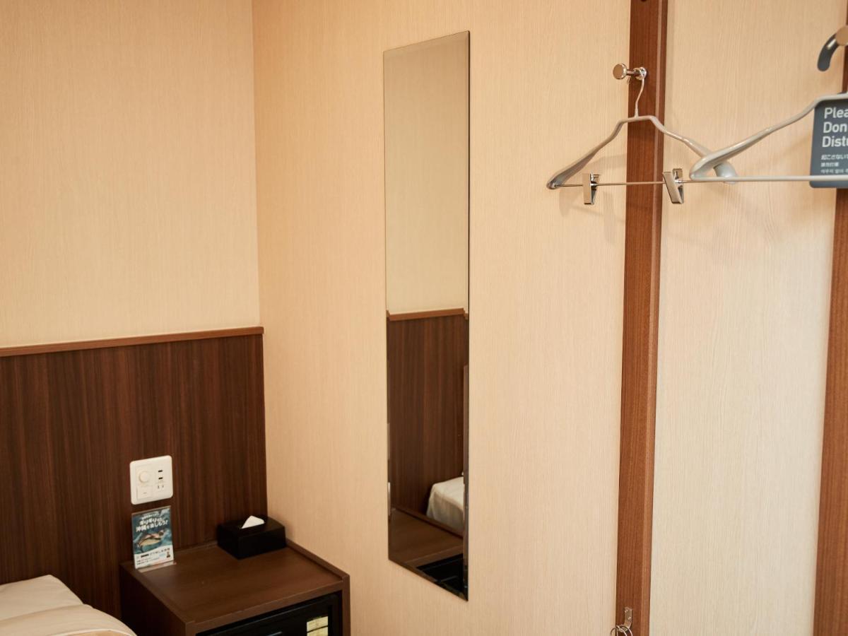 Grand Cabin Hotel Naha Oroku Buitenkant foto